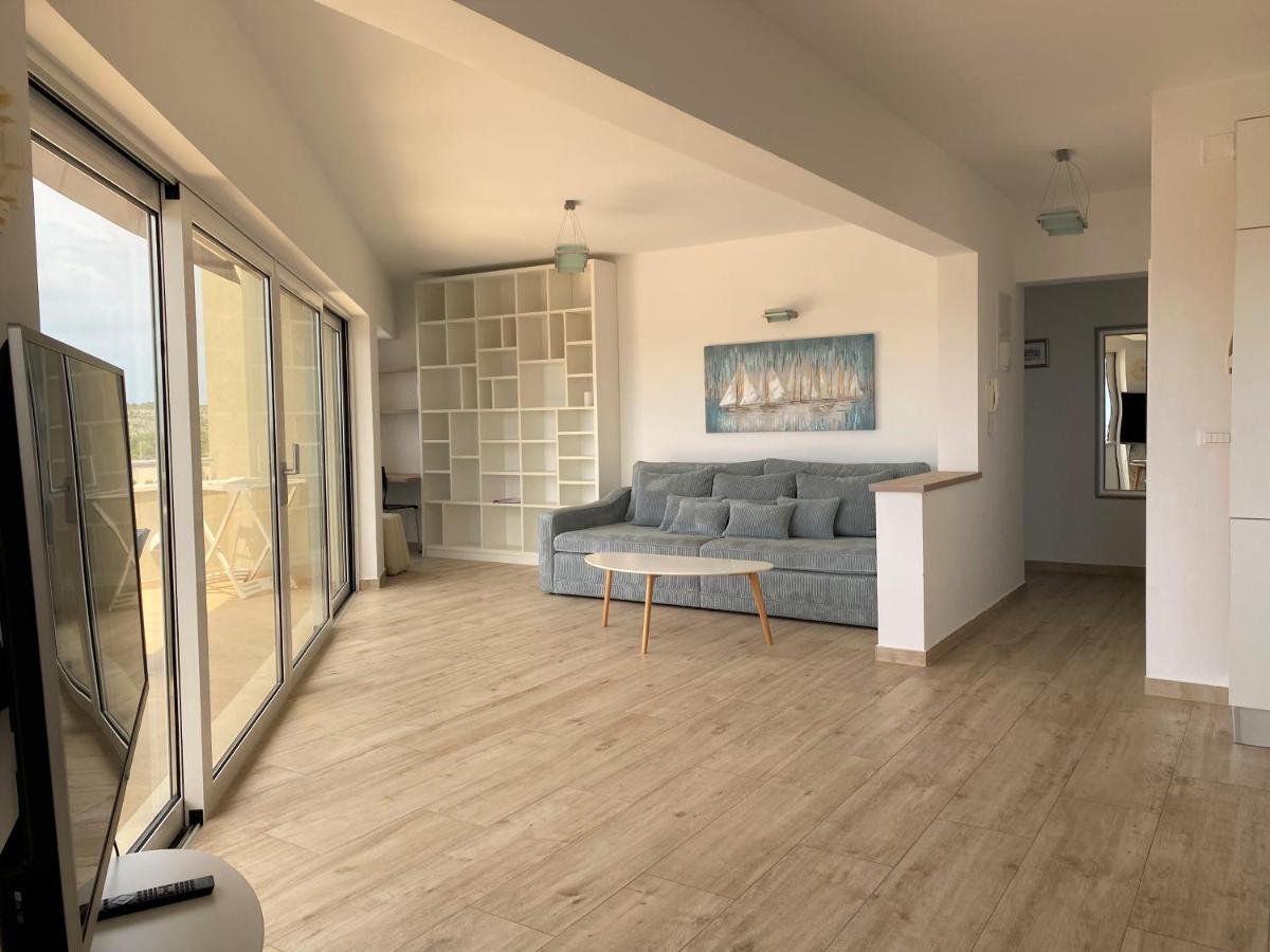 Apartments Carpe Diem Примоштен Екстер'єр фото