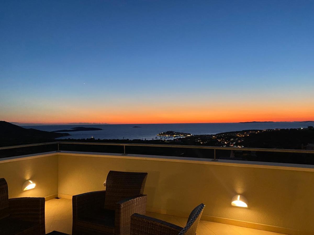 Apartments Carpe Diem Примоштен Екстер'єр фото