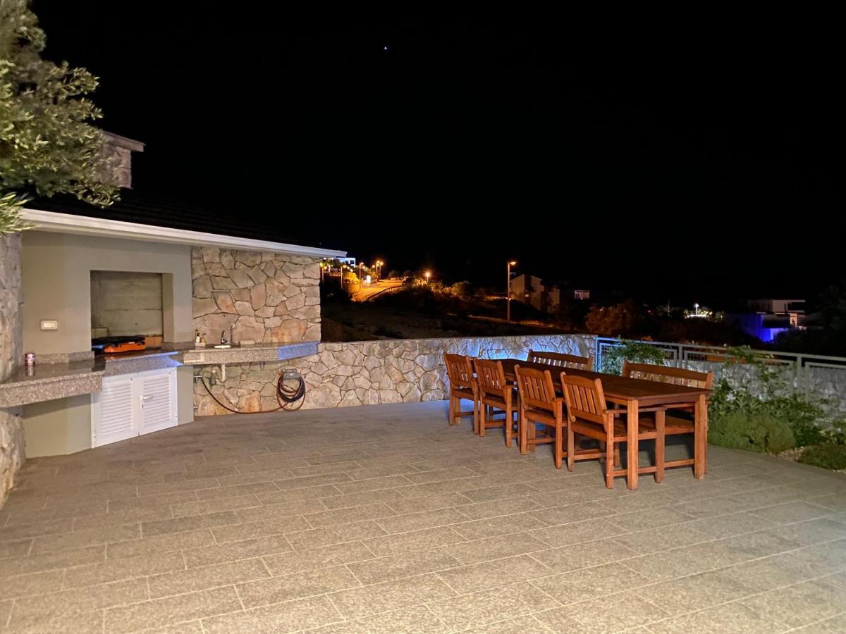 Apartments Carpe Diem Примоштен Екстер'єр фото