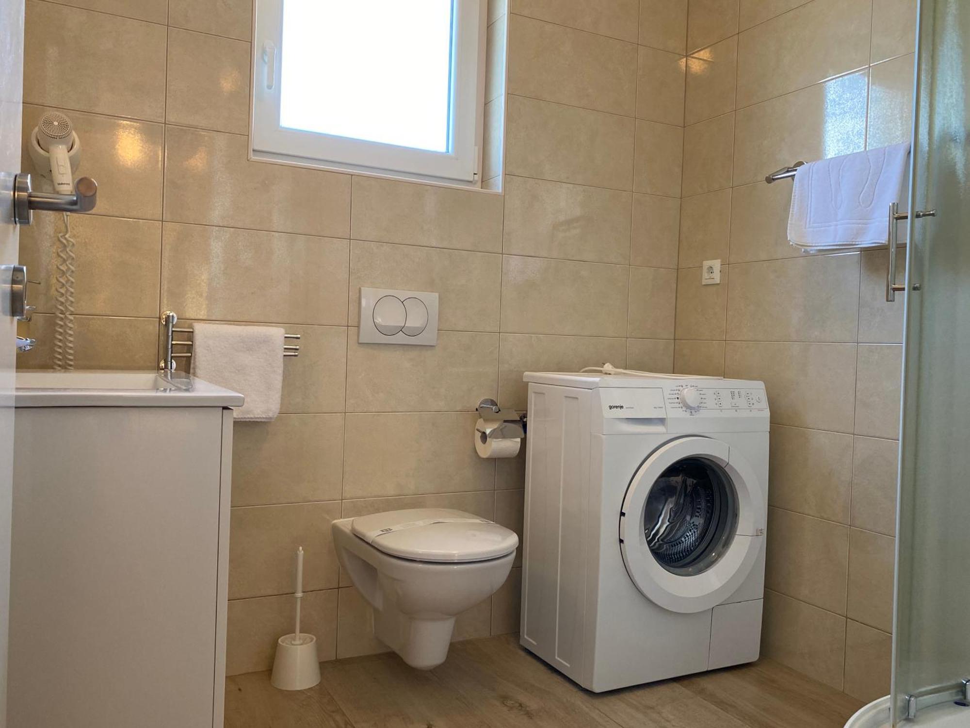 Apartments Carpe Diem Примоштен Номер фото