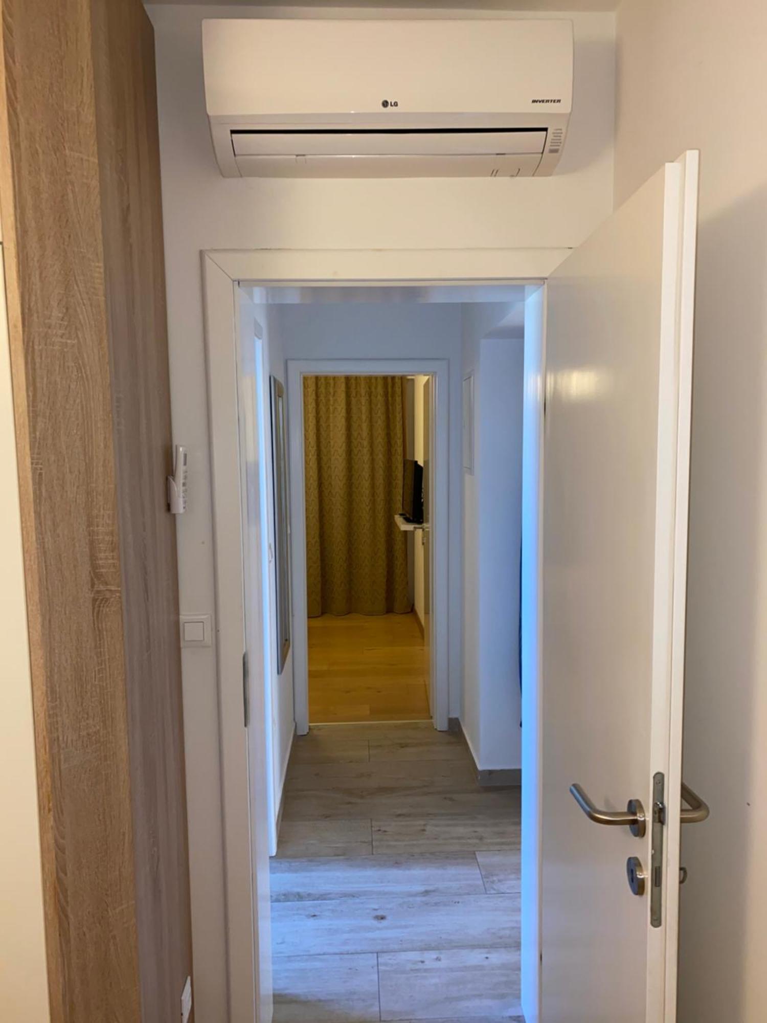 Apartments Carpe Diem Примоштен Номер фото